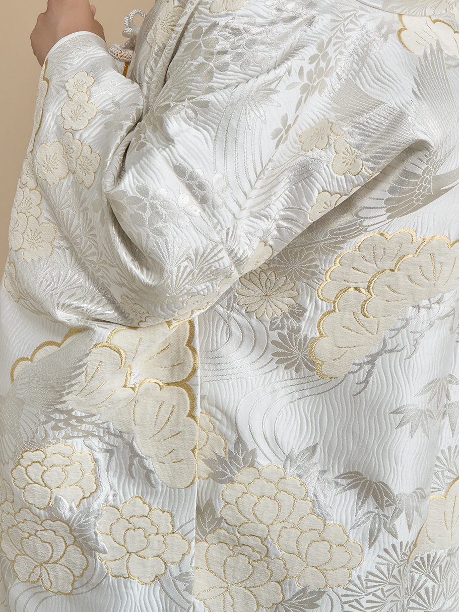 白無垢 流水松竹梅に鶴(りゅうすいしょうちくばいにつる)