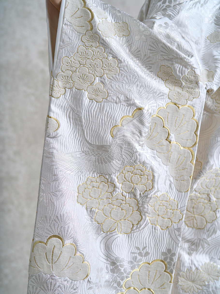 白無垢 流水松竹梅に鶴 - りゅうすいしょうちくばいにつる -