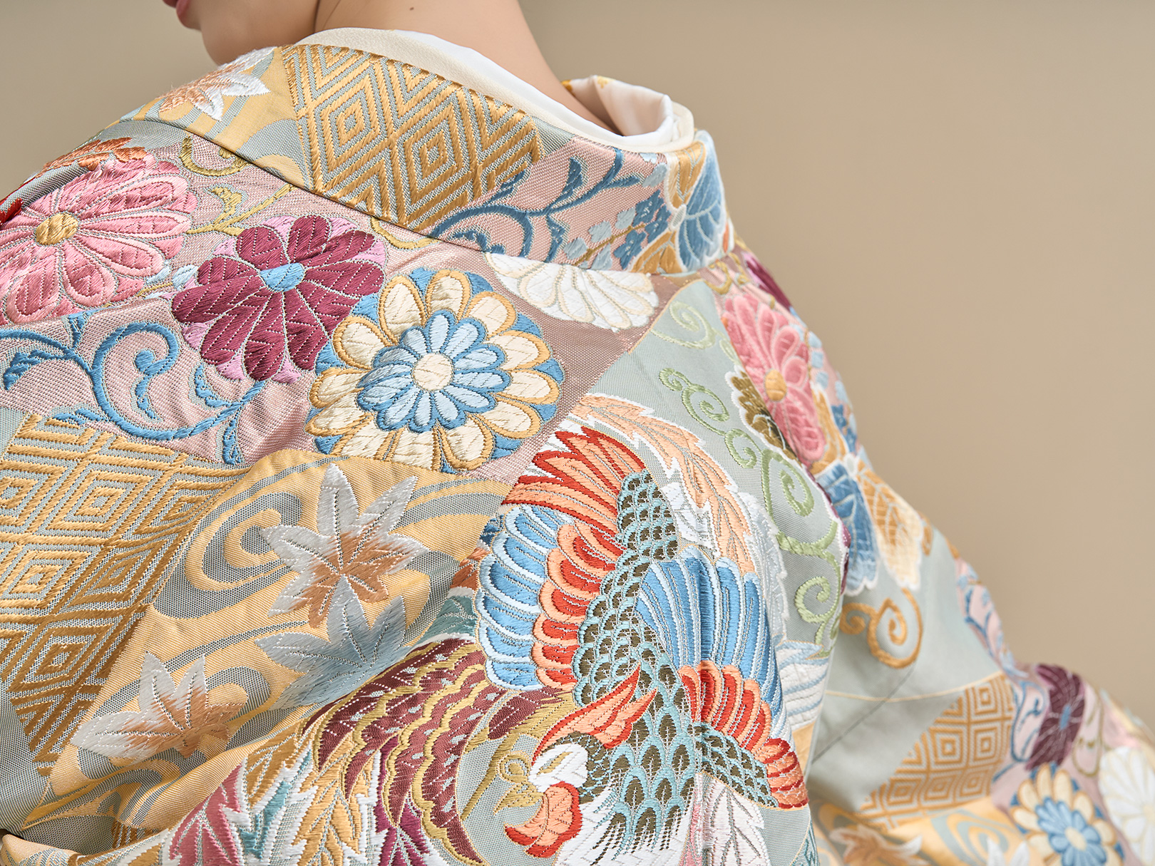 色打掛 裂取り四季花文(きれどりしきばなもん)