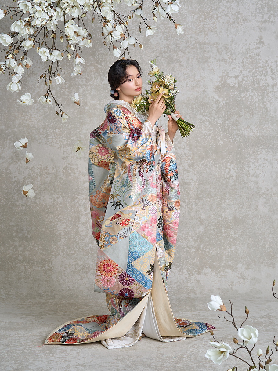 色打掛 裂取り四季花文 - きれどりしきばなもん -