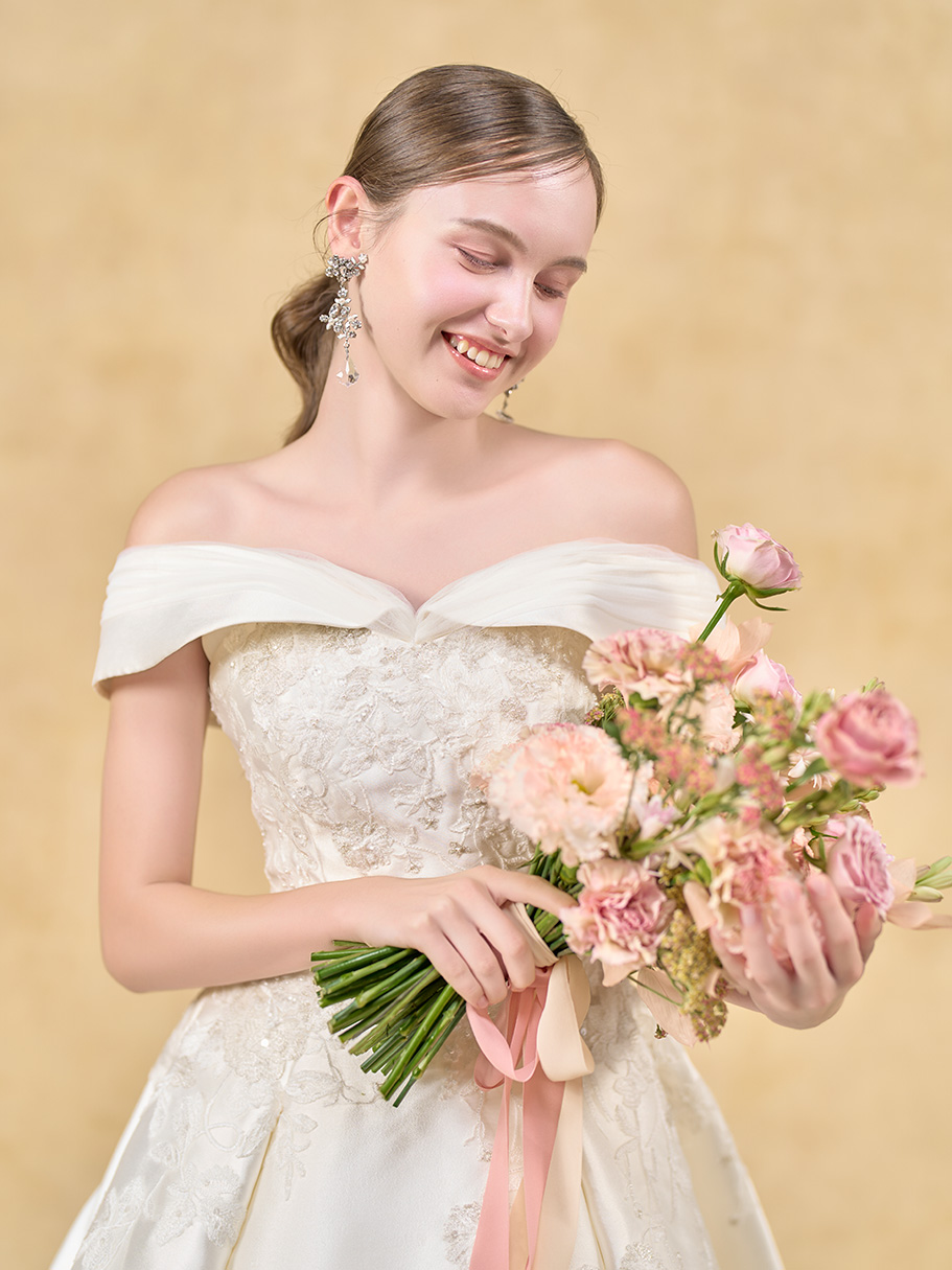 WEDDING DRESS(ウェディングドレス)Ref.2978