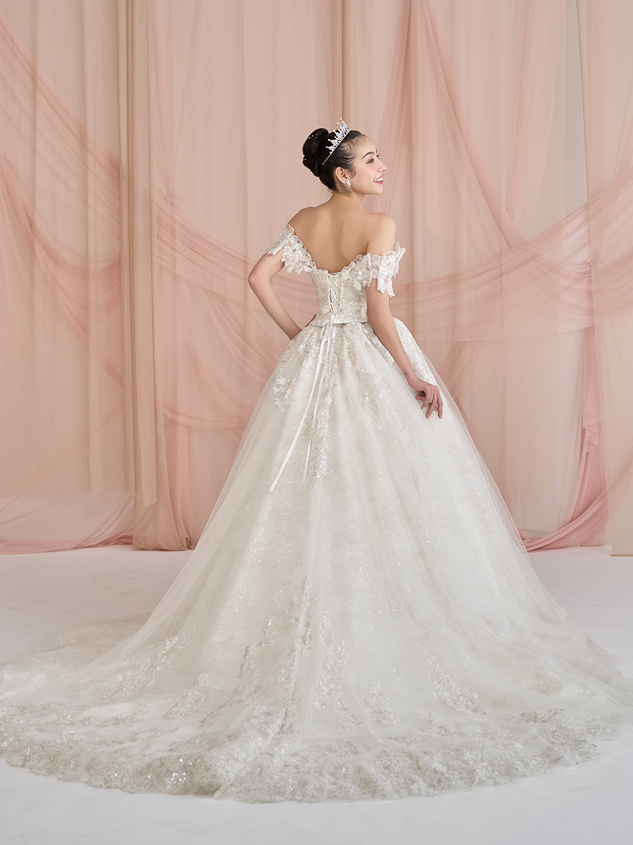 WEDDING DRESS(ウェディングドレス)Ref.3116