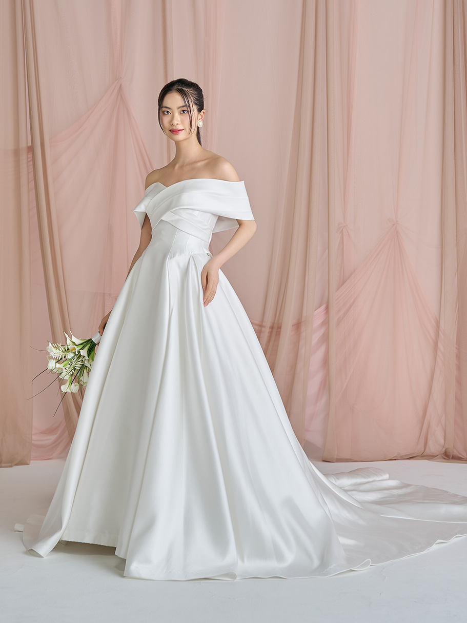 WEDDING DRESS(ウェディングドレス)Ref.3133