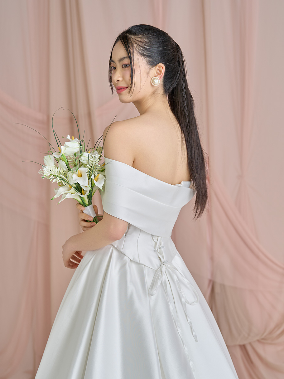WEDDING DRESS(ウェディングドレス)Ref.3133