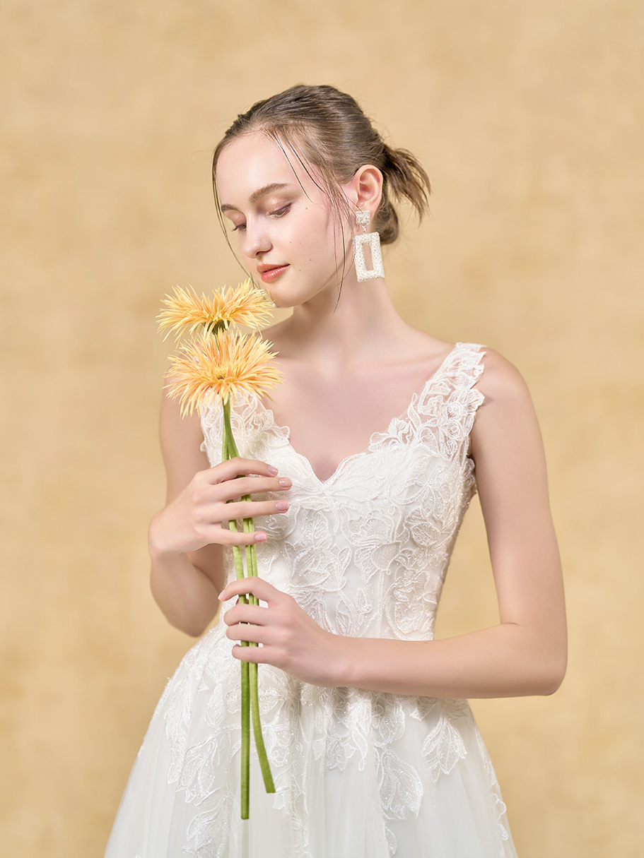 WEDDING DRESS(ウェディングドレス)Ref.3303
