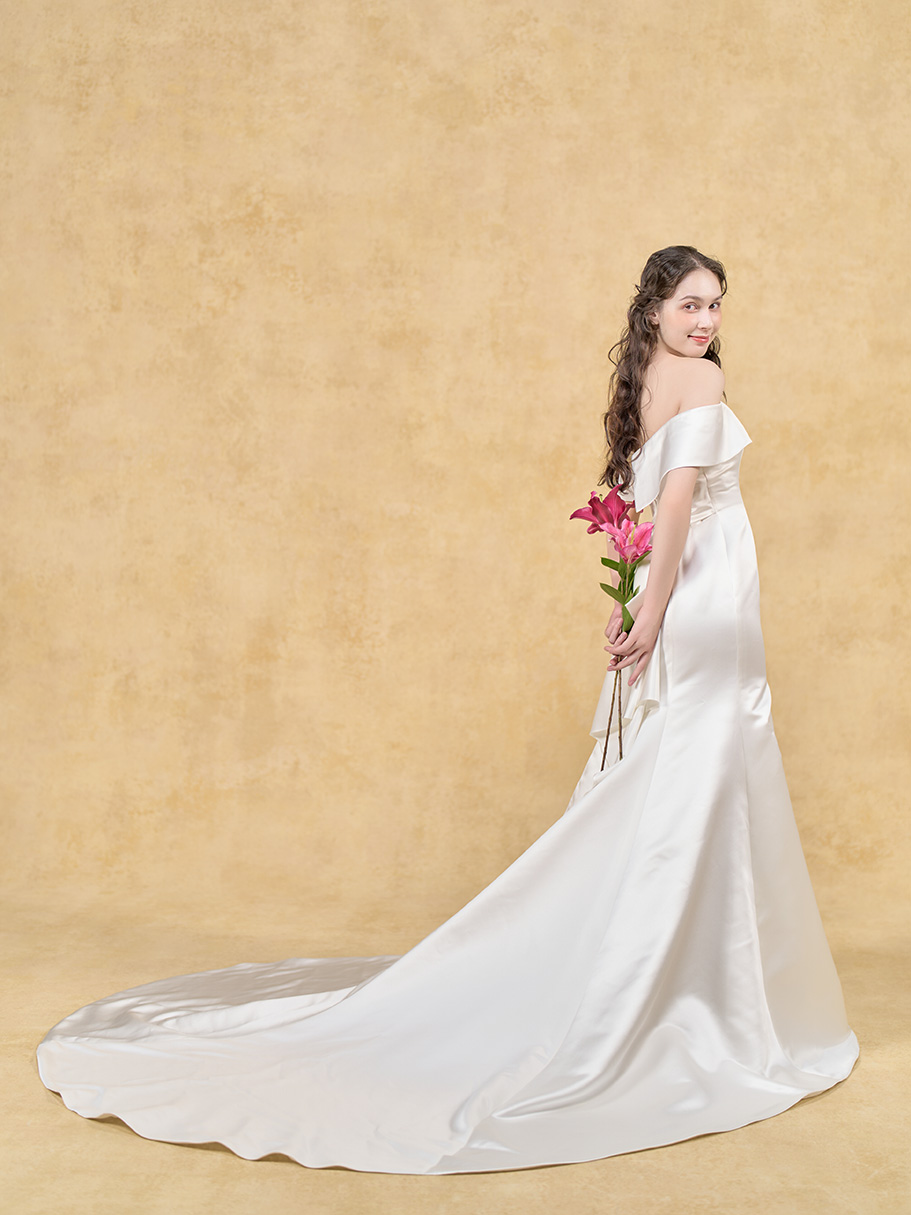 WEDDING DRESS(ウェディングドレス)Ref.3578