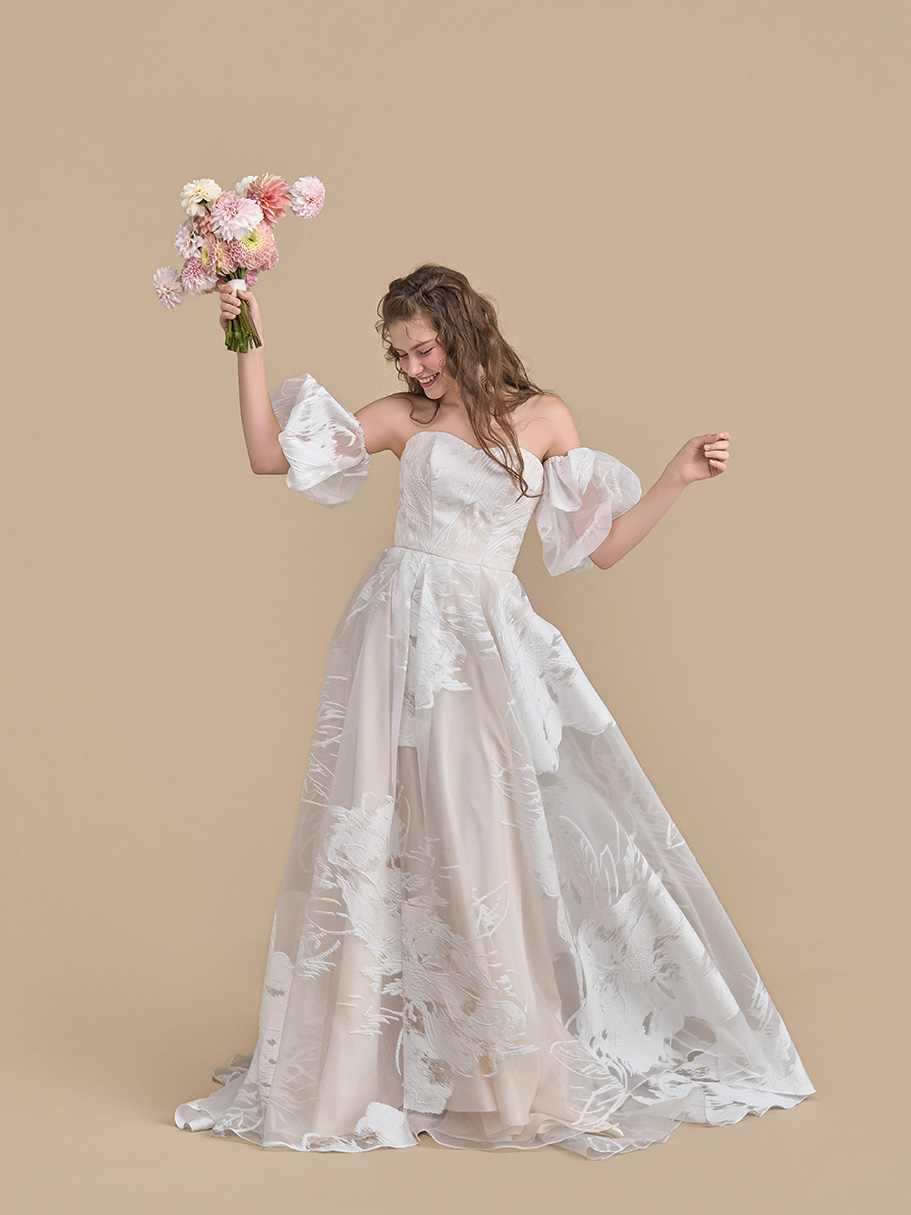 WEDDING DRESS(ウェディングドレス)Ref.3593