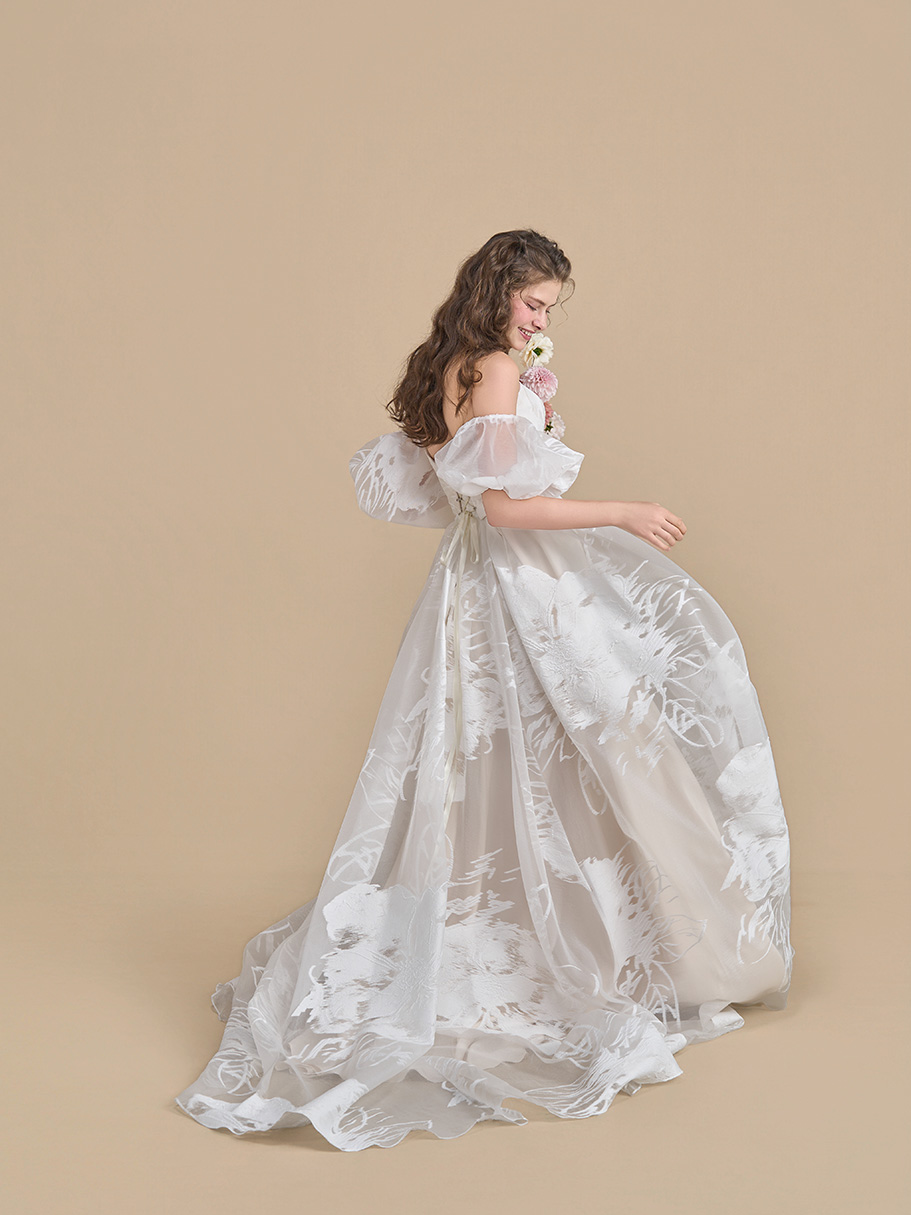 WEDDING DRESS(ウェディングドレス)Ref.3593