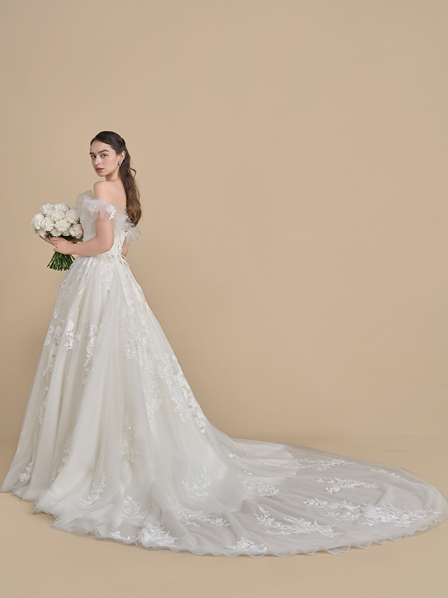 WEDDING DRESS(ウェディングドレス)Ref.3651