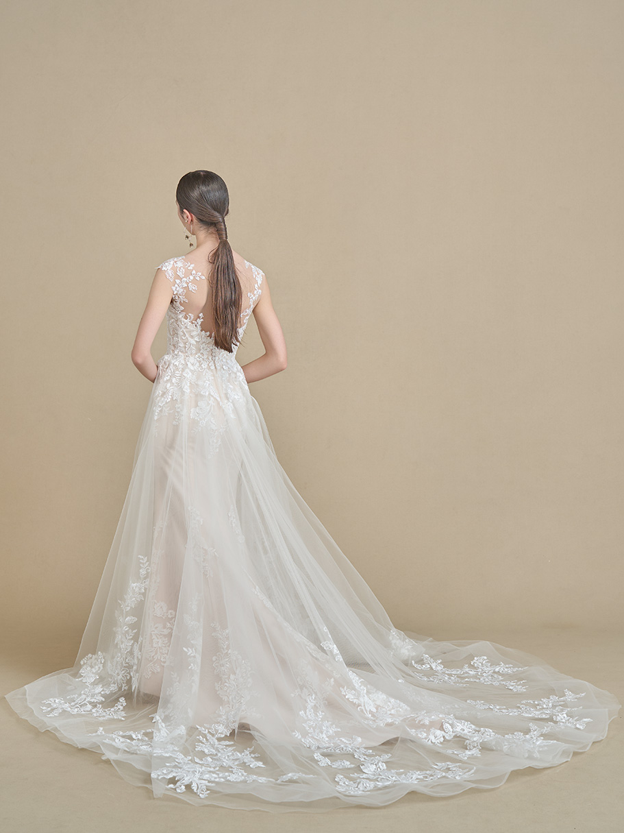 WEDDING DRESS(ウェディングドレス)Ref.3666