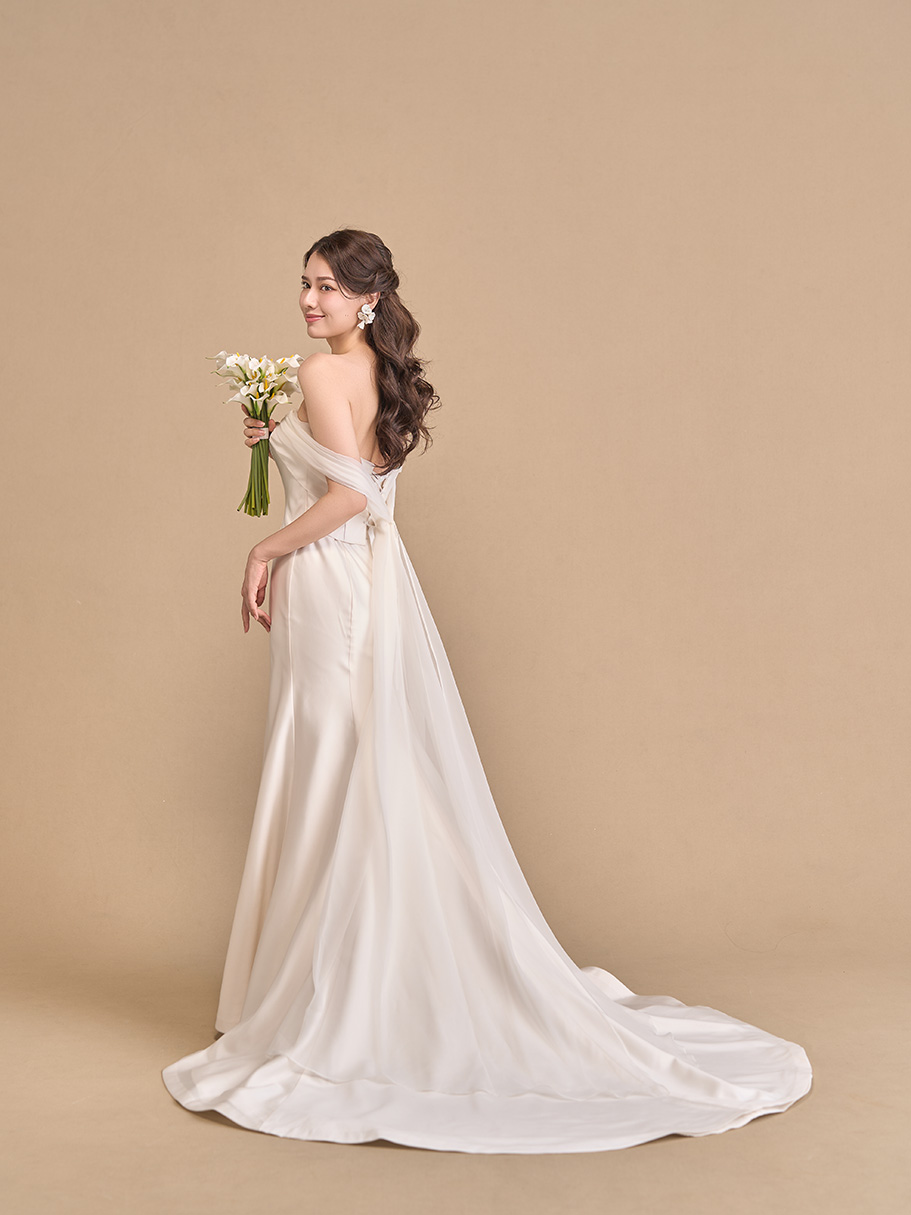 WEDDING DRESS(ウェディングドレス)Ref.3667