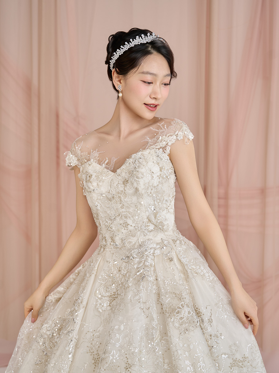WEDDING DRESS(ウェディングドレス)Ref.3741