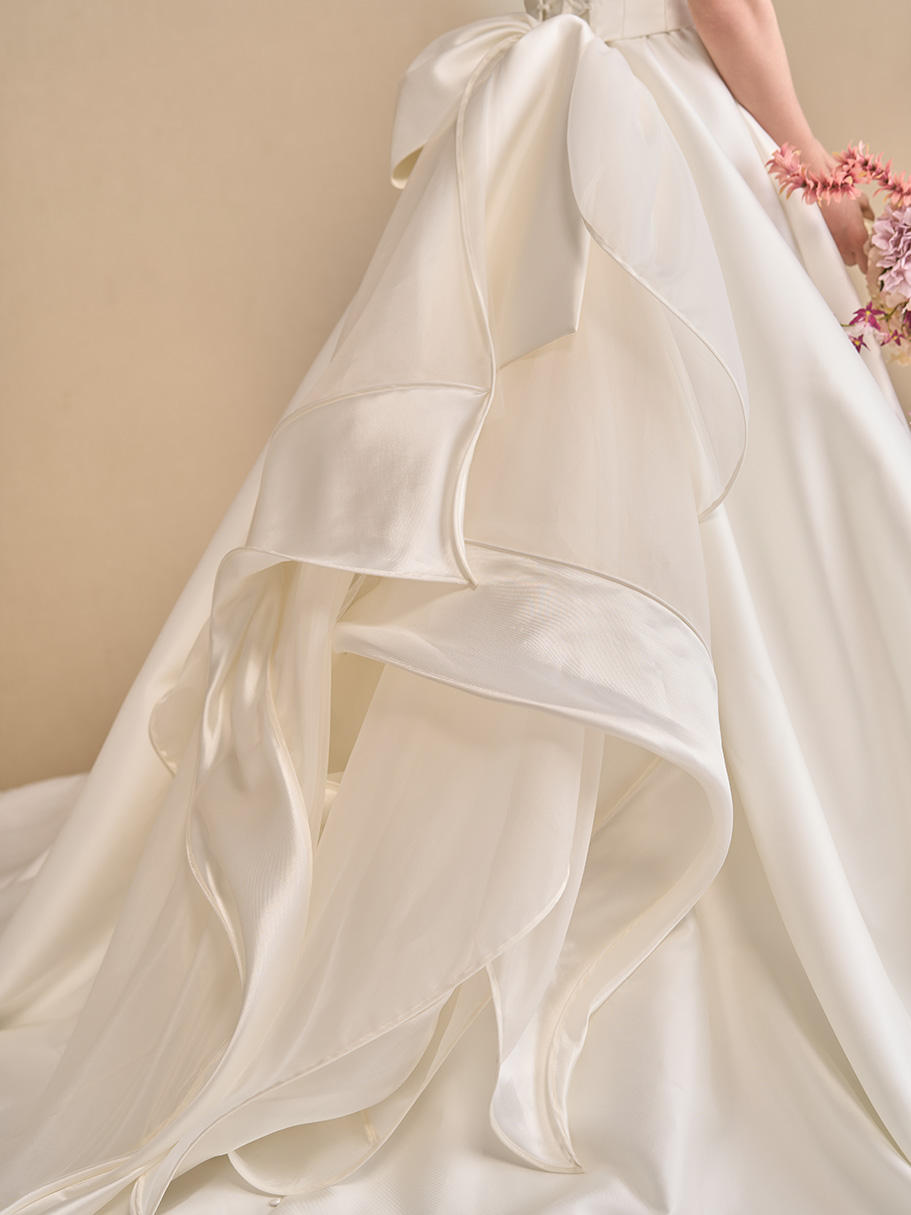 WEDDING DRESS(ウェディングドレス)Ref.3751