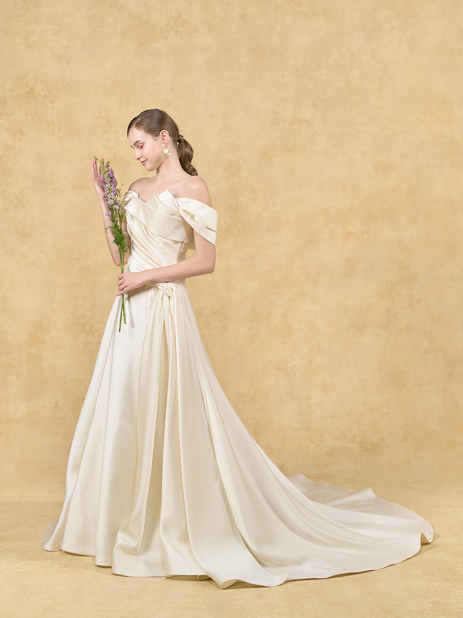 WEDDING DRESS(ウェディングドレス)Adelina - アデリナ -