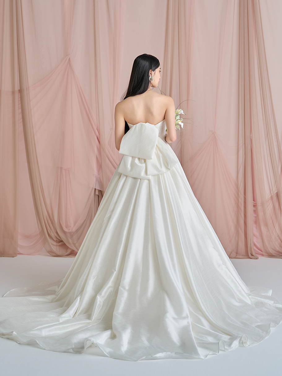 WEDDING DRESS(ウェディングドレス)Chantilly - シャンティー -