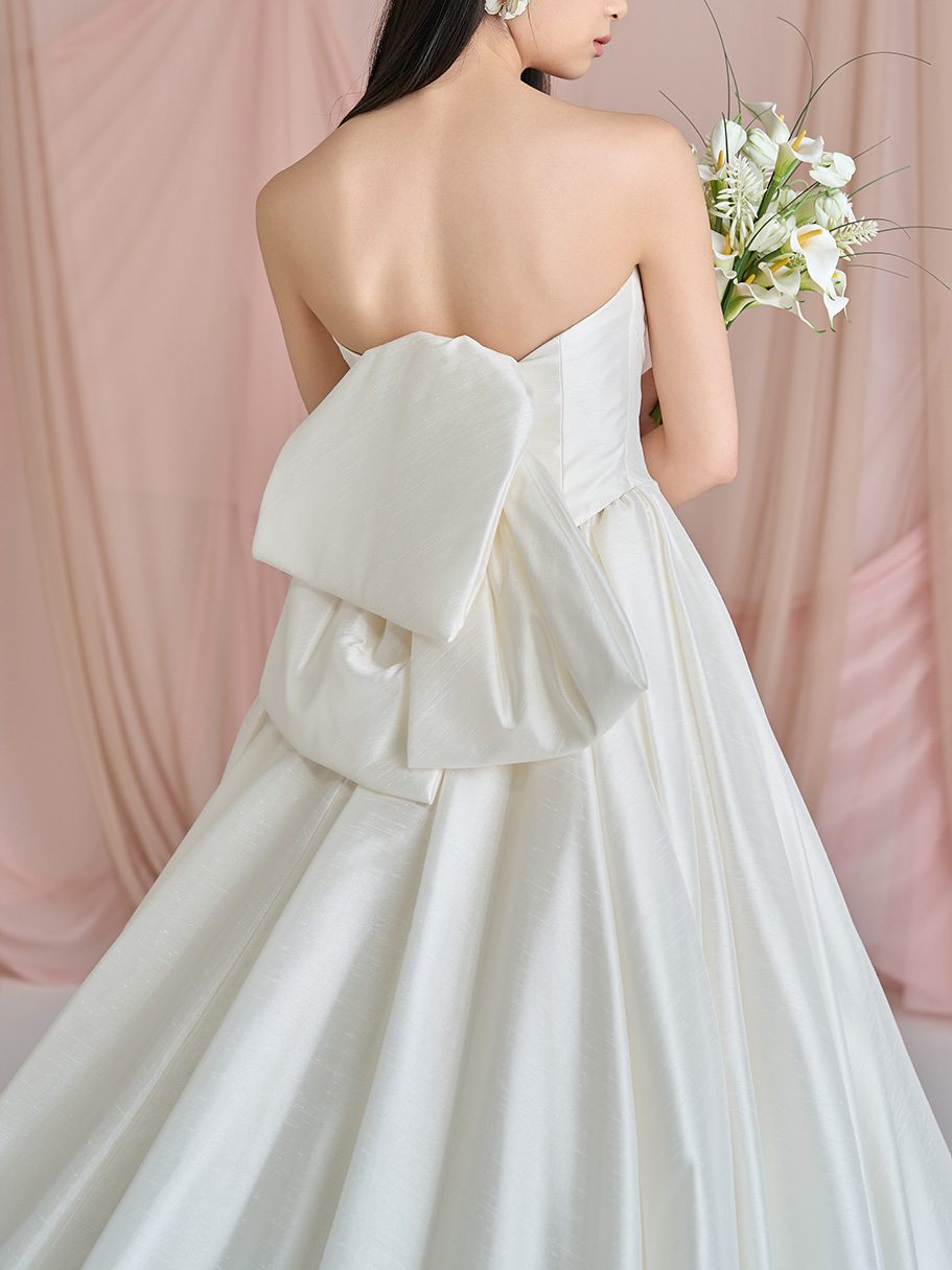 WEDDING DRESS(ウェディングドレス)Chantilly - シャンティー -