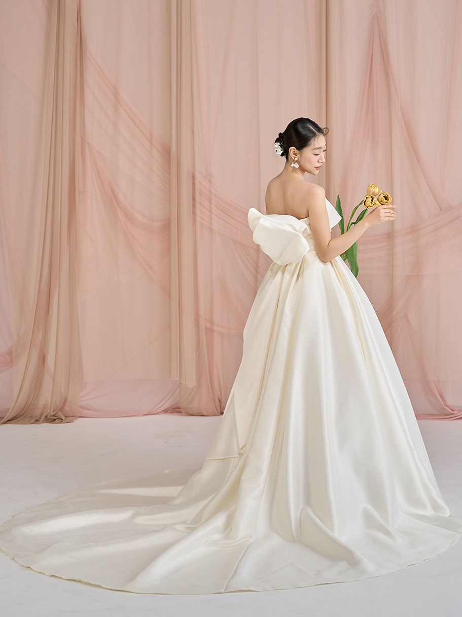 WEDDING DRESS(ウェディングドレス)Charme - シャルム -
