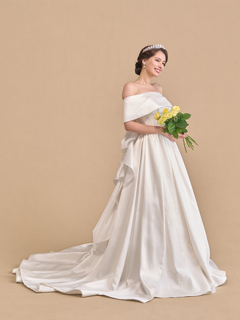 WEDDING DRESS(ウェディングドレス)Courtly - コートリー -