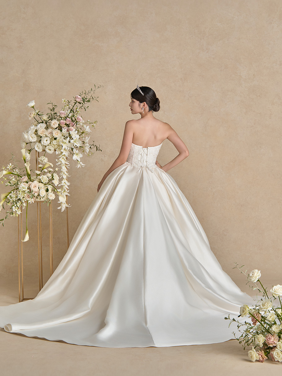 WEDDING DRESS(ウェディングドレス)Gina - ジーナ -