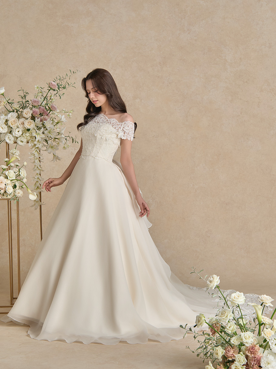 WEDDING DRESS(ウェディングドレス)Mina - ミーナ -