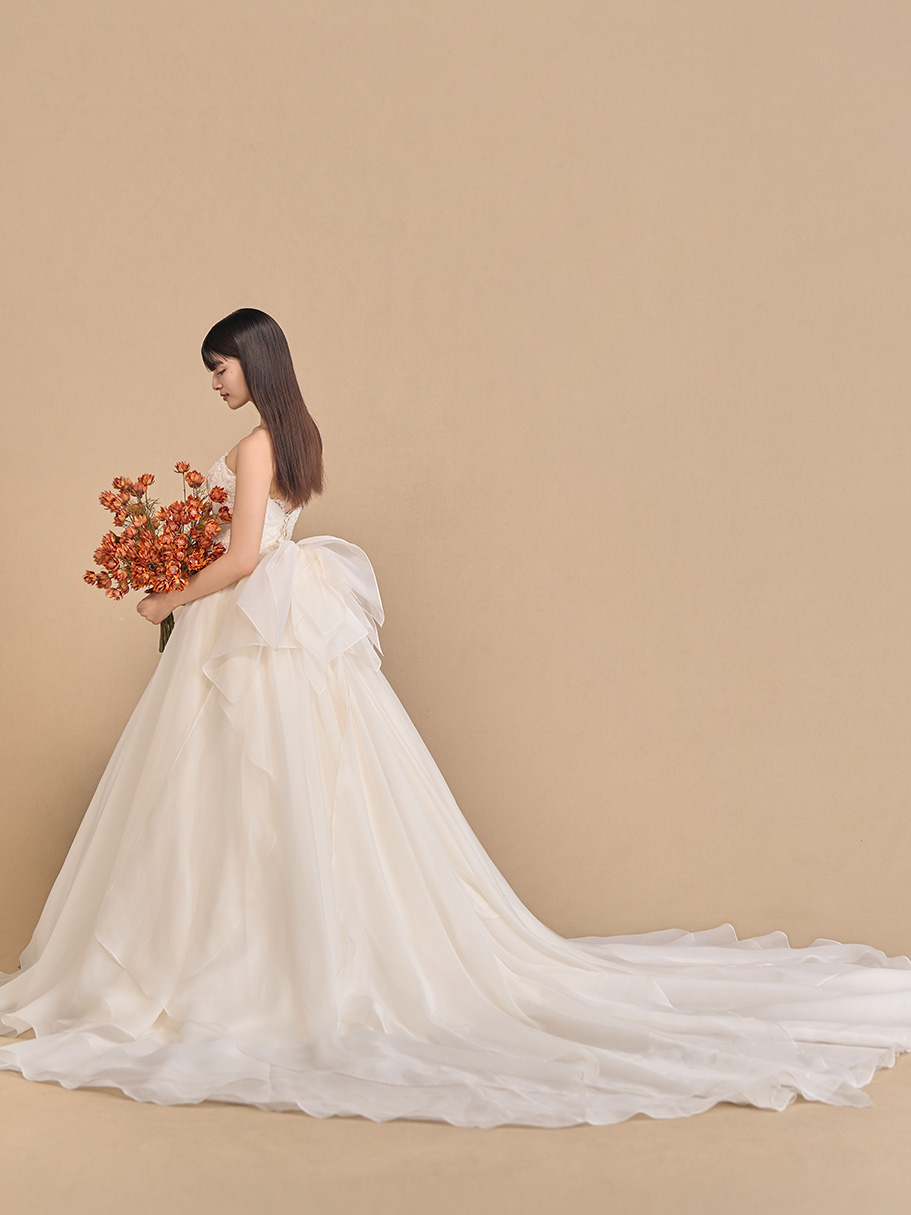 WEDDING DRESS(ウェディングドレス)Mona - モナ -