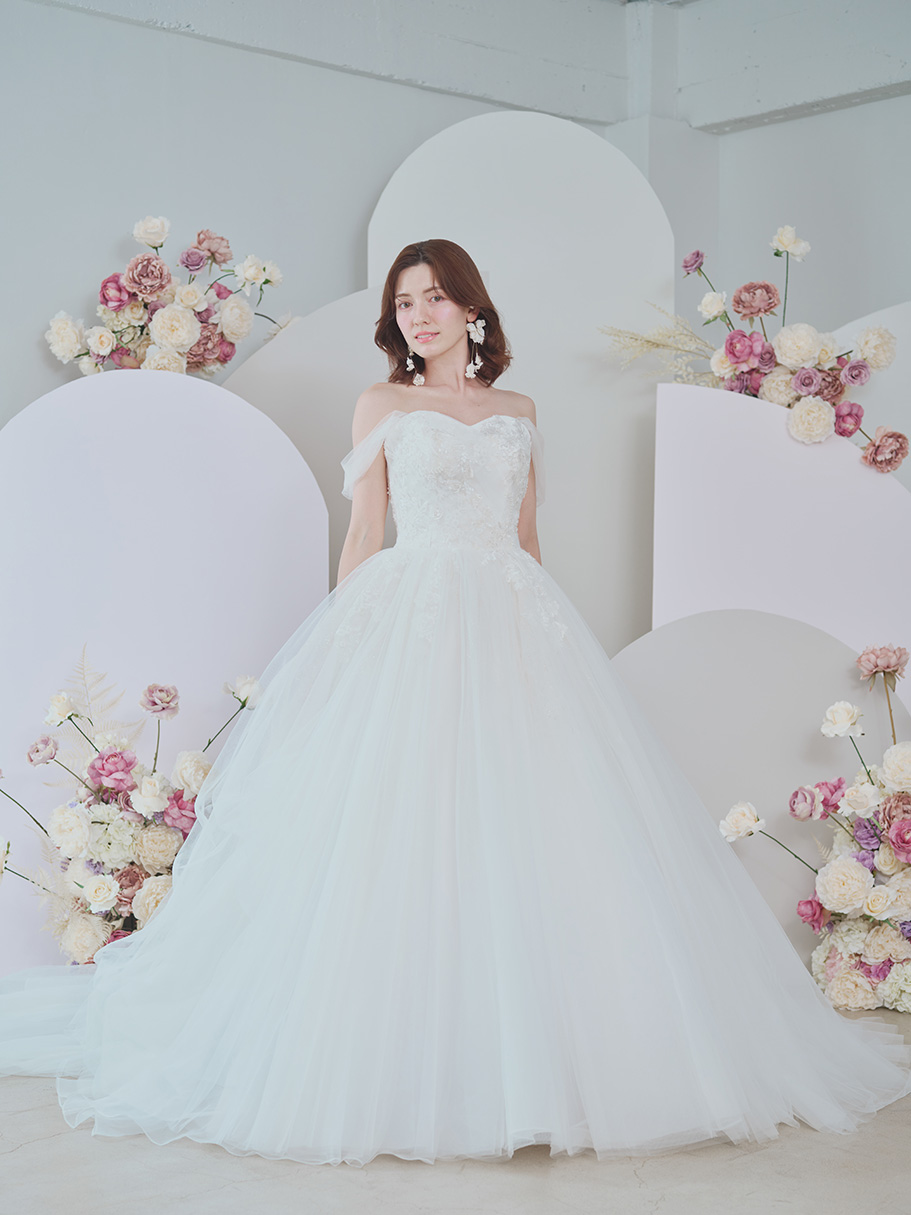 WEDDING DRESS(ウェディングドレス)Ratna - ラトナ -