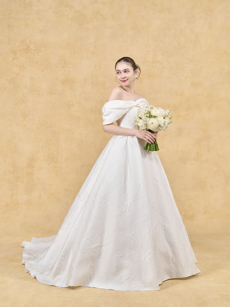 WEDDING DRESS(ウェディングドレス)Sacro - サクロ -