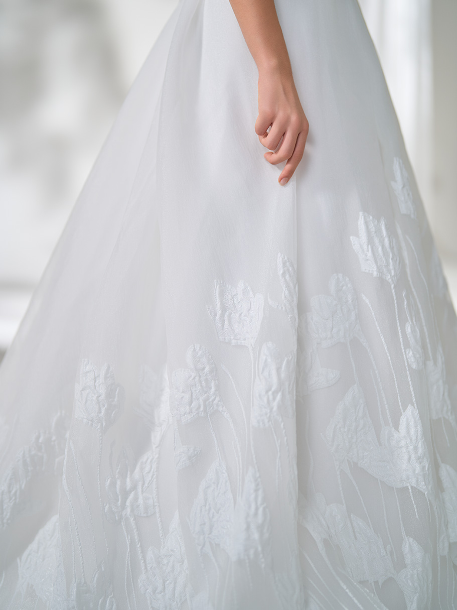 WEDDING DRESS(ウェディングドレス)Tulpe - トゥルペ -